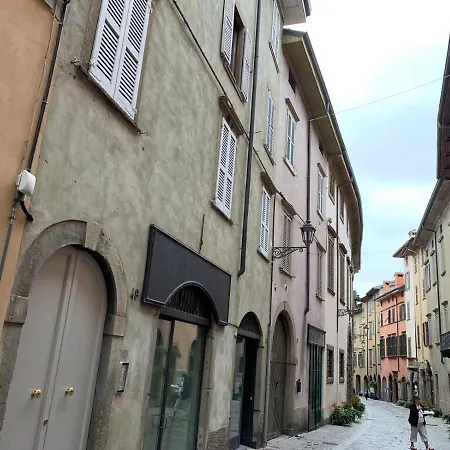 Borgo Pignolo 49 *